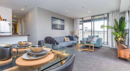 Sunny Corner 2-Bed | Fully Furnished | Avail 5 Dec - Photo 2