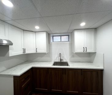 For Lease - 9 Dewlane Drive, Toronto, Ontario - Photo 6