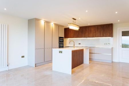 Apt 8, Priory Gate, Priory Park, Holywood, BT18 0LG - Photo 2