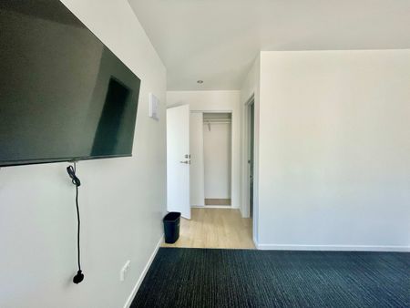 Beautifully presented studio in Temple View - Photo 5