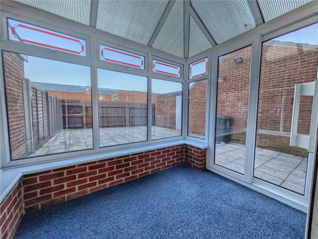 3 bedroom semi-detached house to rent - Photo 4