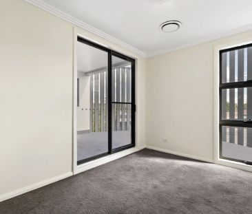 Fantastic unit close across from Lake Macquarie - Photo 6