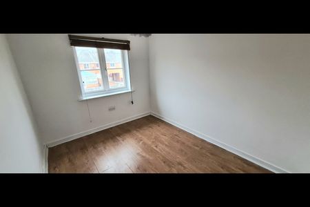 3 Bed Terraced House, Beechdale Road, NG8 - Photo 3