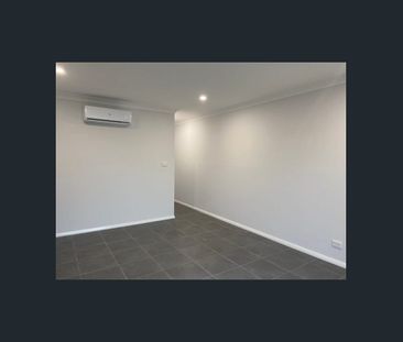 Single Level Easy Care Home - Photo 4