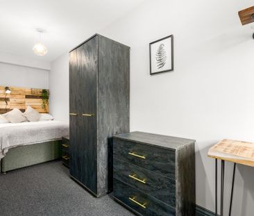 1 bedroom in a house share to rent - Photo 3