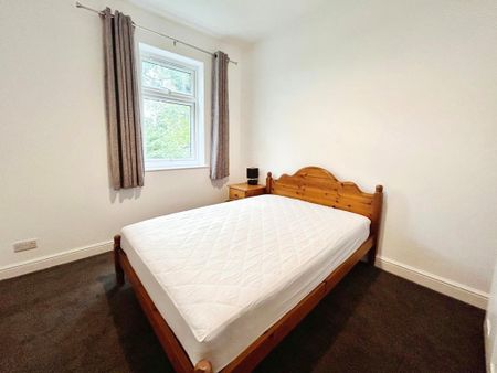 4 bedroom terraced house to rent - Photo 4