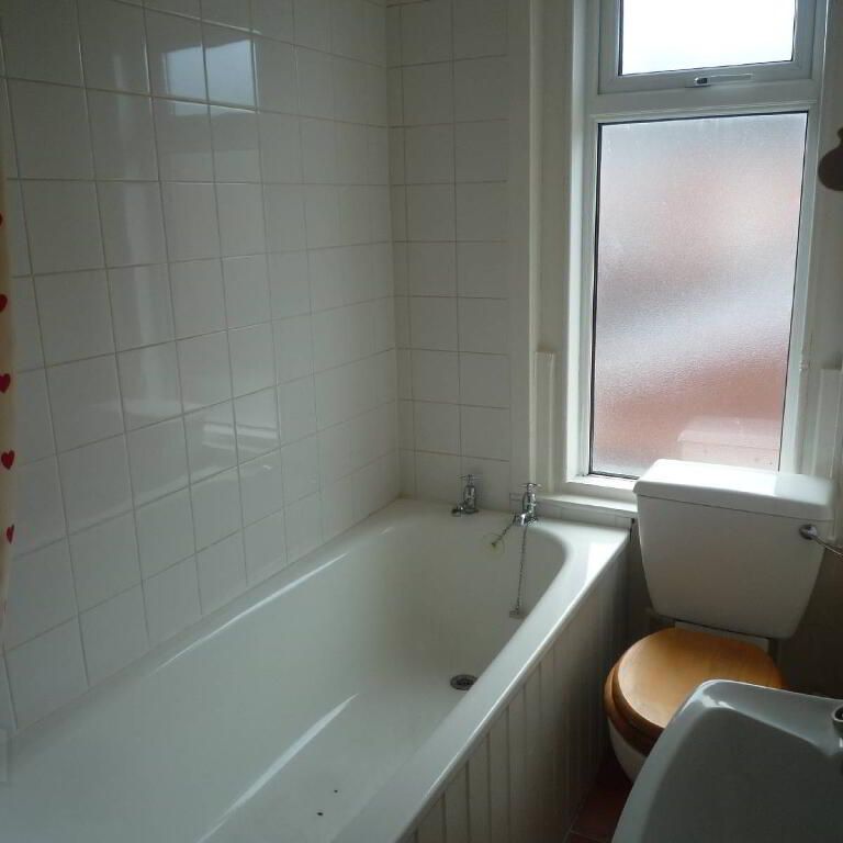 13 Ebor Drive, Belfast, BT12 6NR - Photo 1