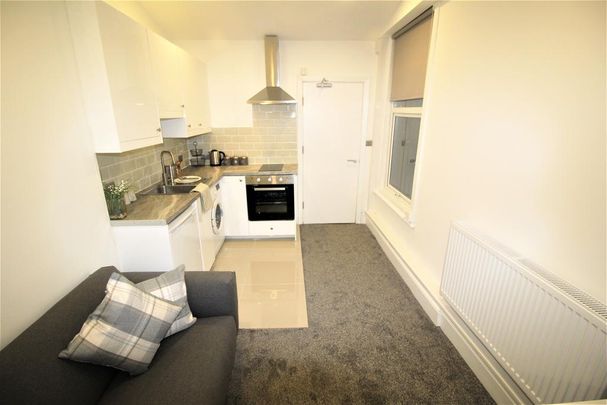 Studio to rent - Photo 1