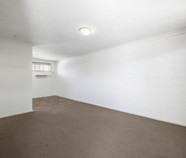 Low Maintenance One Bedroom Unit - Photo 5