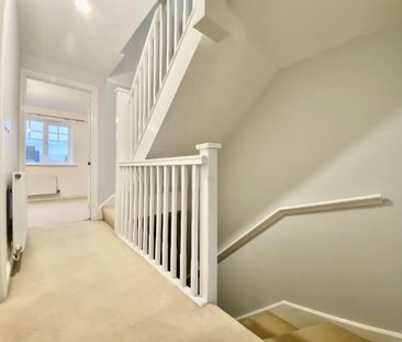 3 bedroom end of terrace house to rent - Photo 2