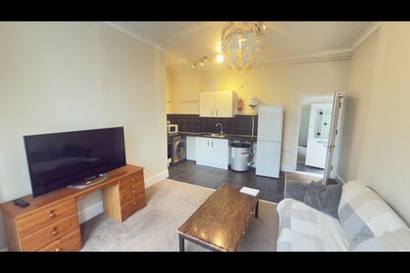 Studio Flat, Bulmershe Road, RG1 - Photo 2