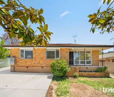 Spacious Three-Bedroom Home - Photo 3