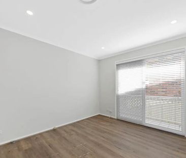 “4 Bedroom house in MINTO!!” - Photo 4