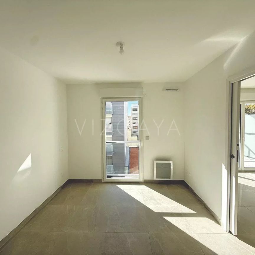 Location Appartement 2 pièces NICE 06300 - Photo 1