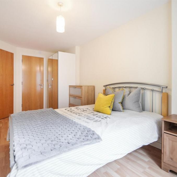 2 bedroom flat to rent - Photo 1