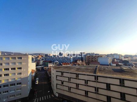 Appartement avec 4 chambres, balcon et stationnement - Photo 2