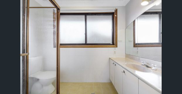 Family Home in Convenient Location - Photo 1