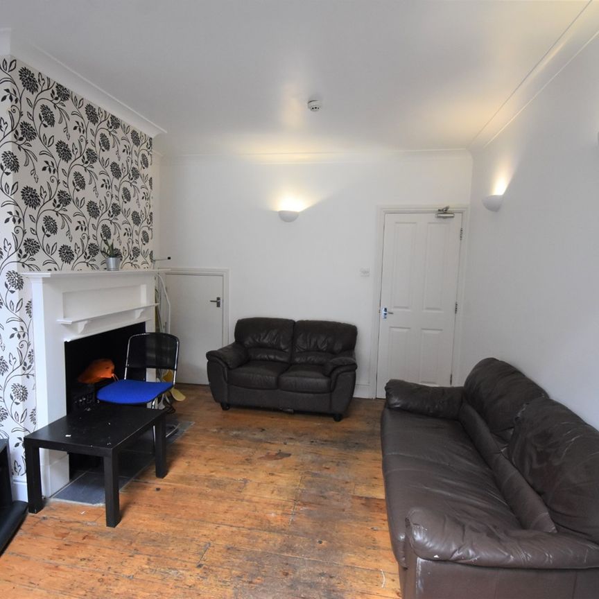 6 Bed Semi-Detached House, Blenheim Road, RG1 - Photo 1