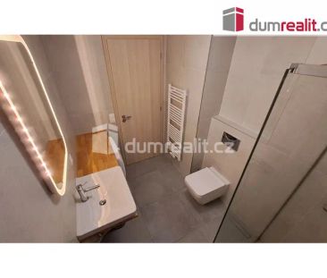 Světlý byt v novostavbě, 1+kk, 31 m - Photo 5