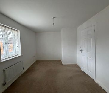 2 bedroom end of terrace house to rent - Photo 4