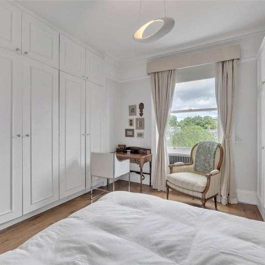 Belsize Park Gardens, London, NW3 - Photo 1