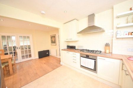 3 bedroom link detached house to rent - Photo 5