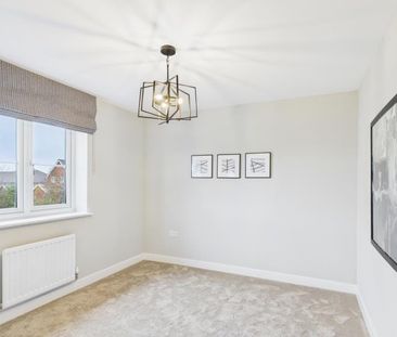 De Lisle Bush Way, Great Oldbury, Stonehouse - Photo 1