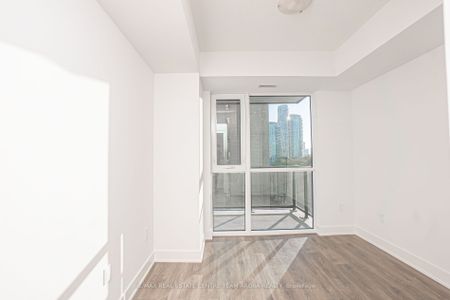 For Lease - 202 Burnhamthorpe Road Unit# 903, Mississauga, Ontario - Photo 5