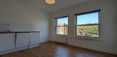 Trinity Crescent, Folkestone, CT20 2ES, Kent - Photo 2