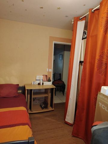 Loue chambre pour étudiant proche du tramway - Photo 4