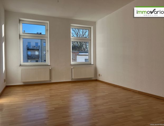 Helle 3-Raum-Wohnung mit Balkon, Tageslichtbad, Wanne, Einbauküche & Abstellraum. Stellplatz möglich - Foto 1