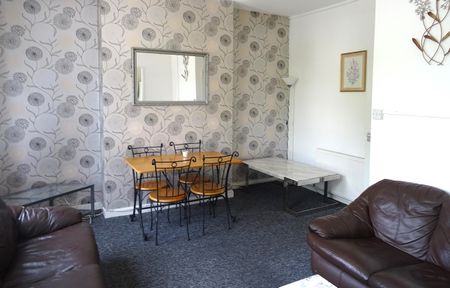 £1,050 PCM, Spacious Furnished Two Bedroom First Floor Flat in Partridge Road, Roath, Cardiff, CF24 3QW - Photo 3