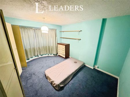 house to rent Lynmouth Drive, Wigston, Leicestershire, LE18 - Photo 3