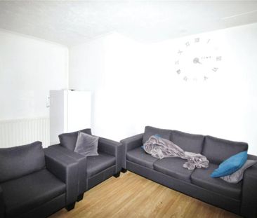 4 bedroom semi-detached house to rent - Photo 1