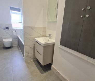 New Road, Wakefield, Middlestown - Photo 6