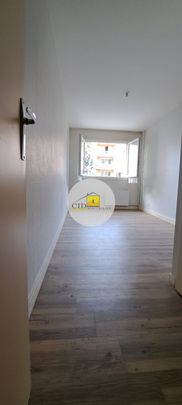 Appartement - 2 pièces - 49,98 m² - Saint-Priest - Photo 1