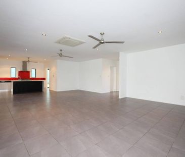 Large Executive Style Home - Large Shed - Large Block - Side Access - Photo 6