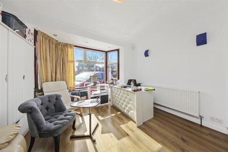 5 bedroom semi-detached house to rent - Photo 4