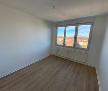 Très bel appartement avec deux chambres, place de parking et cave - Photo 3