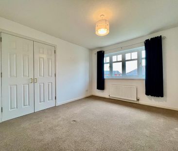 4 bedroom detached house to rent - Photo 6