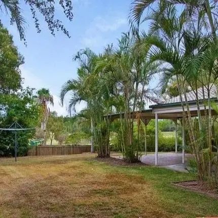 LOWSET 3 BEDROOM FAMILY HOME WITH GOLF COURSE VIEW IN JINDALEE - Photo 3