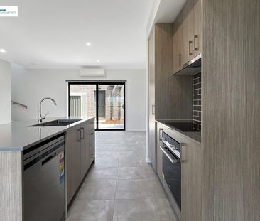 New Modern 3-Bedroom Home in Werribee - Photo 6