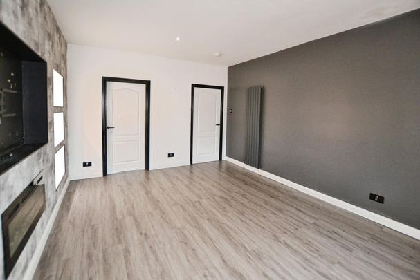 3 bedroom flat to rent - Photo 1