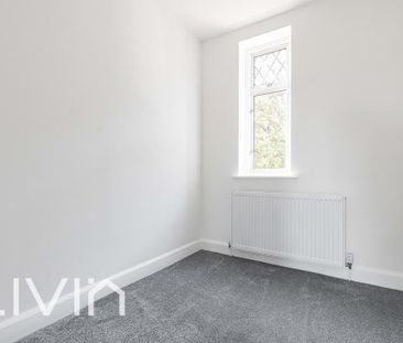 4 bedroom semi-detached house to rent - Photo 5
