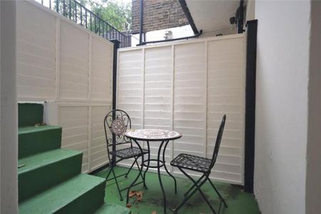 Studio to rent - Photo 2