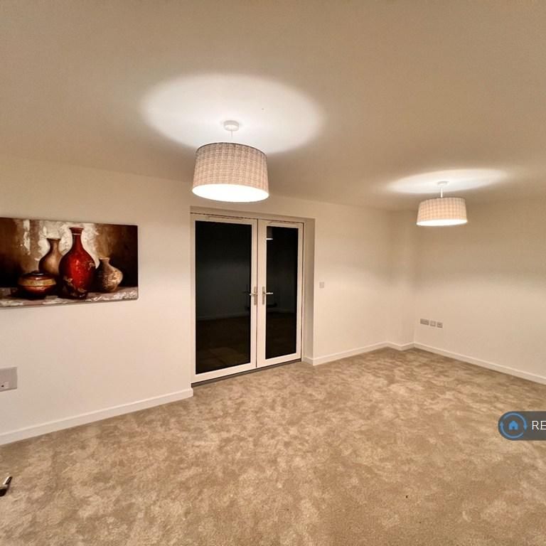 3 bedroom detached house to rent - Photo 1