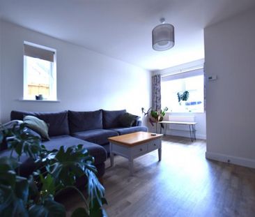 3 Bedroom Semi Detached To Let - Photo 2