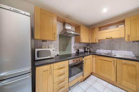 Bramwell Place, Chertsey Road, GU21 - Photo 5