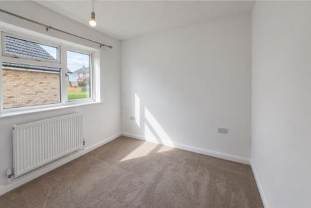 3 bedroom bungalow to rent - Photo 2