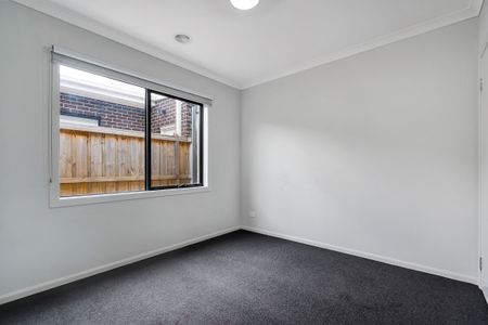 MERIDIAN ESTATE - LARGE FAMILY HOME! - Photo 4